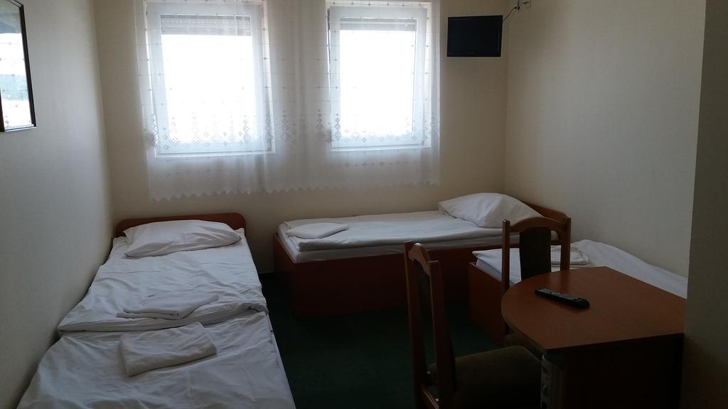 Hotel Maraton Lubenia Zimmer foto